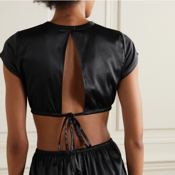 SKIMS Shine Satin Crop Top Shirt Blouse Onyx Black 4X - Picture 3 of 6